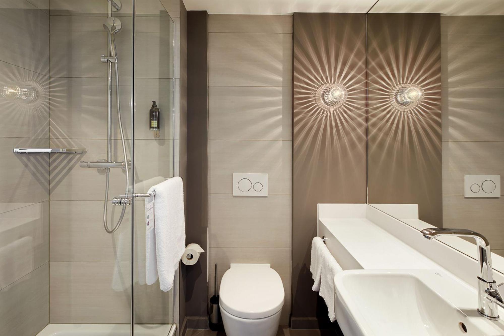 Premier Inn Hamburg City Zentrum Esterno foto